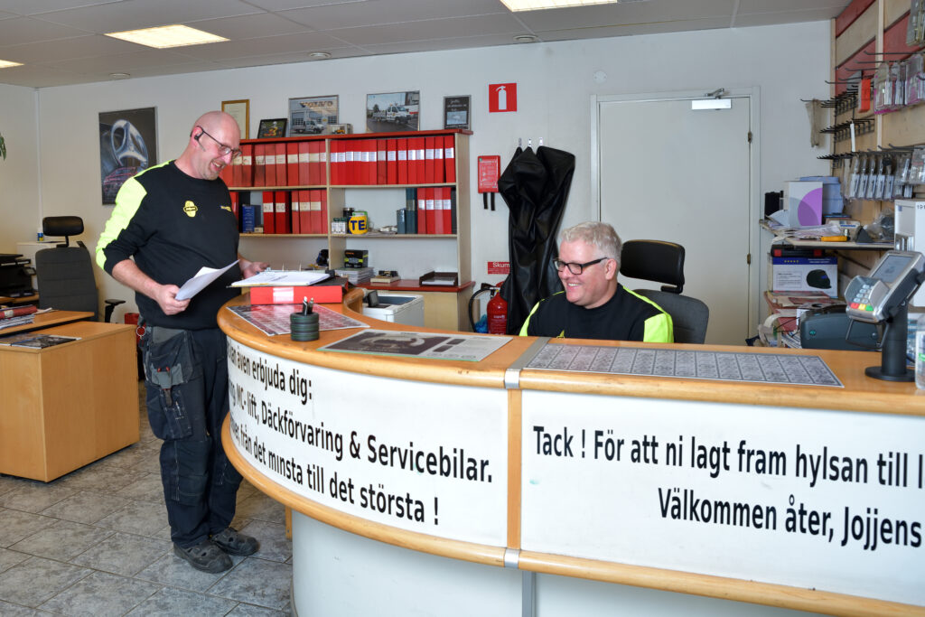 Jojjens erbjuder och är duktiga på Däckservice för företag.