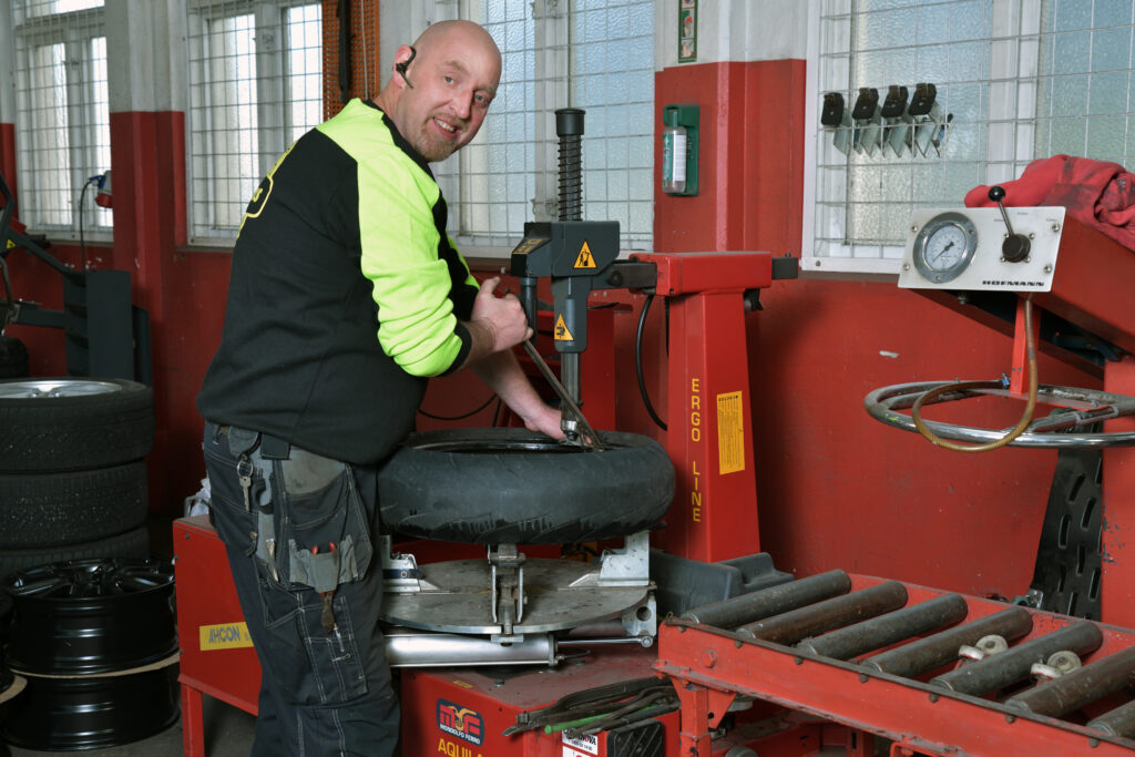 Däckbyte MC Däck däckservice - Jojjens